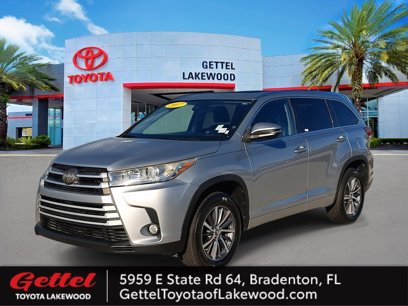 Used 2017 Toyota Highlander SE