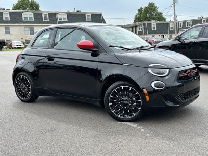 New 2024 FIAT 500 e (RED)