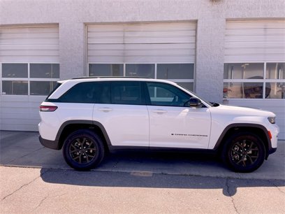 Used 2024 Jeep Grand Cherokee Altitude