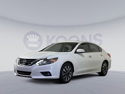 Used 2017 Nissan Altima 2.5 SL w/ 2.5 Technology Package