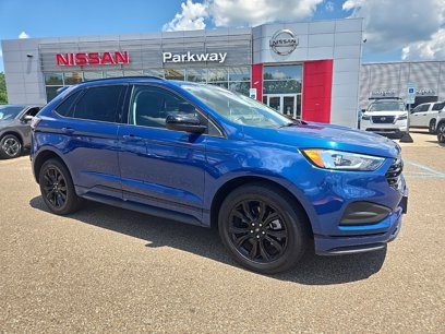Used 2022 Ford Edge SE w/ Black Appearance Package