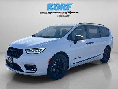 New 2024 Chrysler Pacifica Touring-L w/ Road Tripper Package
