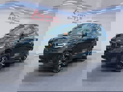 Used 2023 Volvo XC40 B5 Plus
