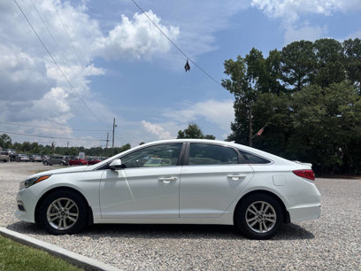 Used 2015 Hyundai Sonata SE w/ Option Group 09