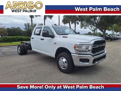 New 2024 RAM 3500 Tradesman w/ Chrome Appearance Group