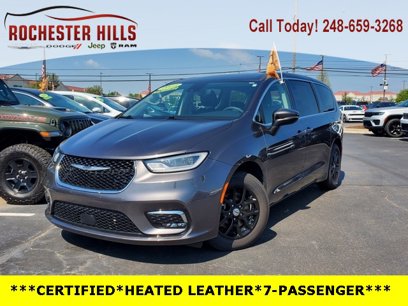 Used 2023 Chrysler Pacifica Touring-L