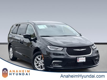 Used 2023 Chrysler Pacifica Touring-L