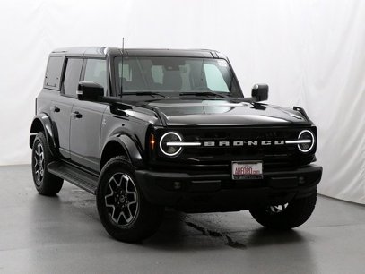 New 2025 Ford Bronco Outer Banks
