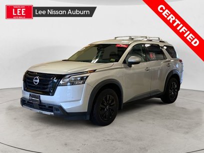 Used 2023 Nissan Pathfinder SL