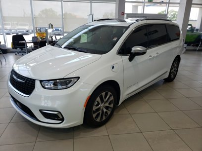 New 2025 Chrysler Pacifica Pinnacle