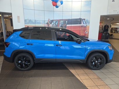 New 2025 Volkswagen Taos SE
