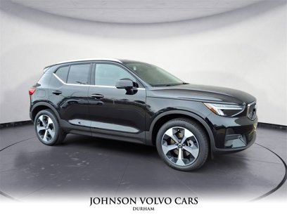 New 2025 Volvo XC40 B5 Core w/ Climate Package