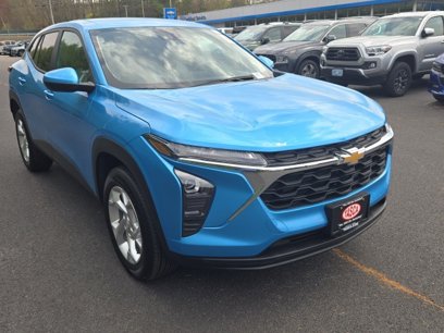 Used 2025 Chevrolet Trax LS w/ LS Convenience Package