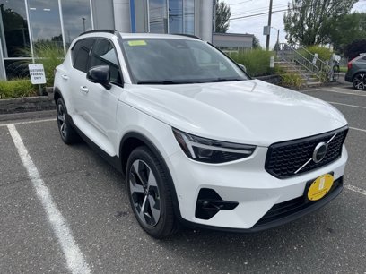 New 2026 Volvo XC40 B5 Plus w/ Protection Package Premier