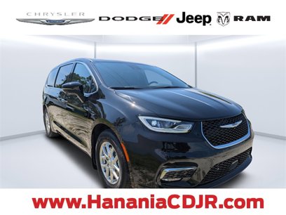 New 2025 Chrysler Pacifica Select