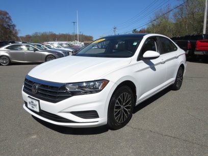 Used 2020 Volkswagen Jetta SE w/ SE Cold Weather Package