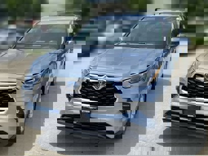 Used 2021 Toyota Highlander LE