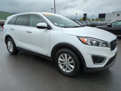 Used 2016 Kia Sorento LX w/ LX Convenience Package