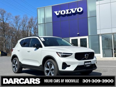 New 2025 Volvo XC40 B5 Plus w/ Climate Package