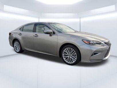 Used 2017 Lexus ES 350 w/ Ultra Luxury Package