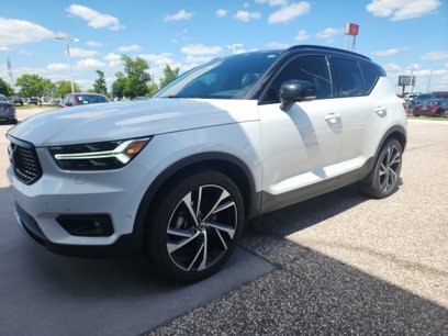 Used 2021 Volvo XC40 T5 R-Design