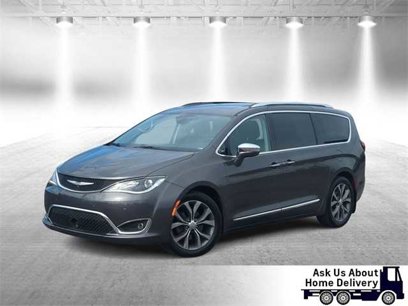 Used 2018 Chrysler Pacifica Limited w/ Tire & Wheel Group