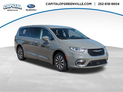 Used 2022 Chrysler Pacifica Touring-L