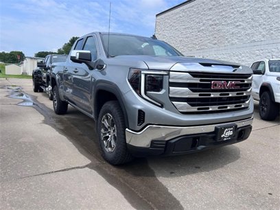 New 2025 GMC Sierra 1500 SLE