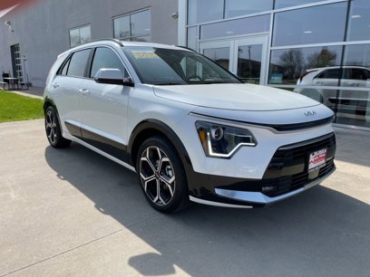 Used 2024 Kia Niro EX Touring
