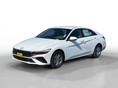 New 2025 Hyundai Elantra SE