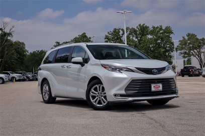 Used 2023 Toyota Sienna Platinum