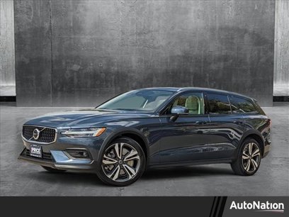 Used 2023 Volvo V60 B5 Cross Country Plus