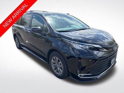 Used 2023 Toyota Sienna XLE