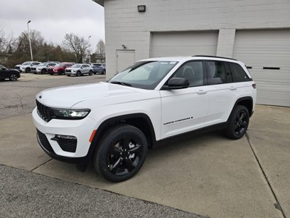 New 2025 Jeep Grand Cherokee Limited w/ Black Appearance Package
