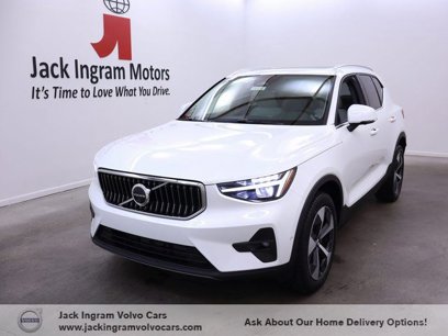 New 2025 Volvo XC40 B5 Plus w/ Protection Package Premier