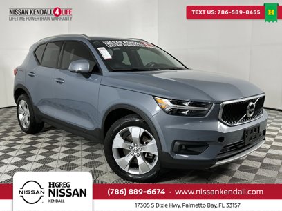 Used 2022 Volvo XC40 T4 Momentum