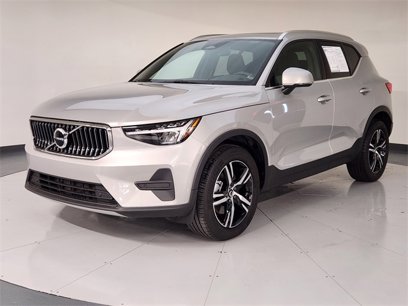 Used 2025 Volvo XC40 B5 Core