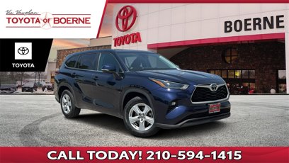 Used 2023 Toyota Highlander LE