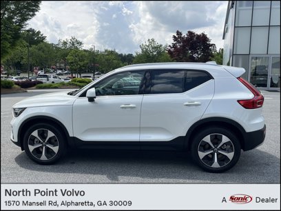 New 2025 Volvo XC40 B5 Core w/ Protection Package Premier
