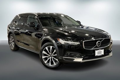 Used 2022 Volvo V90 B6 Cross Country