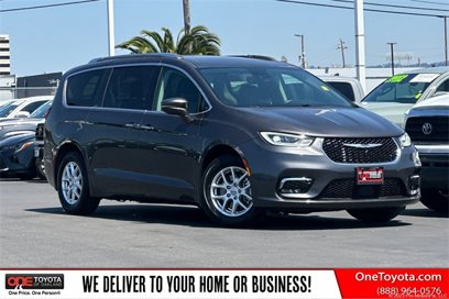 Used 2021 Chrysler Pacifica Touring-L