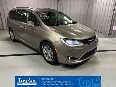 Used 2018 Chrysler Pacifica Limited w/ Advanced Safetytec Group