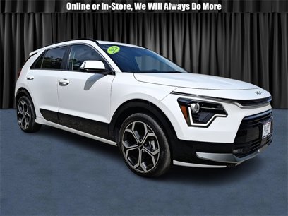 Used 2024 Kia Niro EX Touring