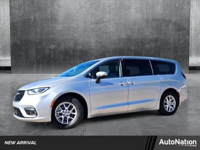 Used 2023 Chrysler Pacifica Touring-L