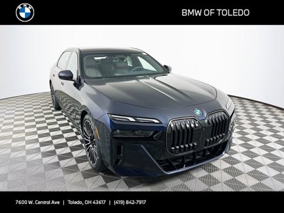New 2025 BMW 740i xDrive