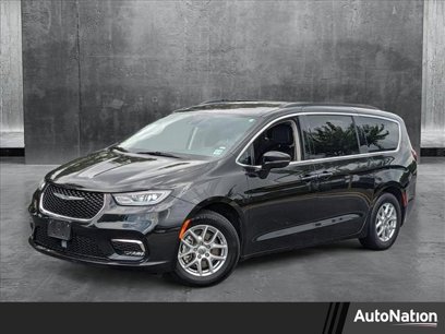 Used 2022 Chrysler Pacifica Touring-L