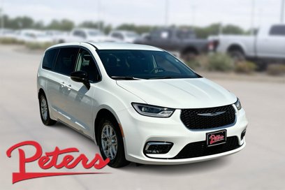 New 2024 Chrysler Pacifica Touring-L