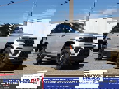 New 2025 Jeep Grand Cherokee Altitude