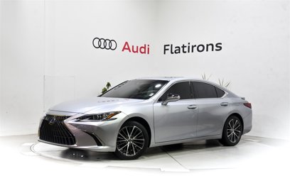 Used 2023 Lexus ES 300h w/ Premium Package
