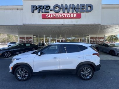Used 2023 Kia Seltos S w/ Navigation Package